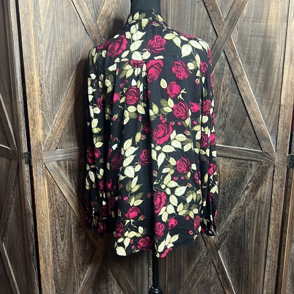 Rock & Republic button up top - Picture 4 of 7